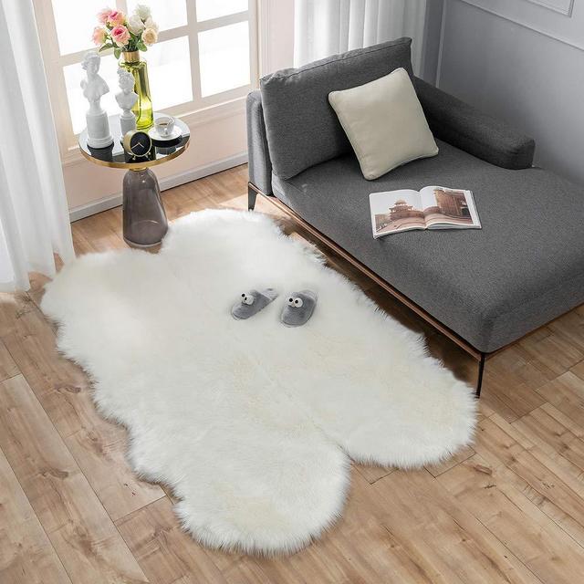 Carvapet Soft Fluffy Faux Sheepskin Fur Area Rug for Bedroom Floor Sofa Living Room 3 x 5 Feet,White
