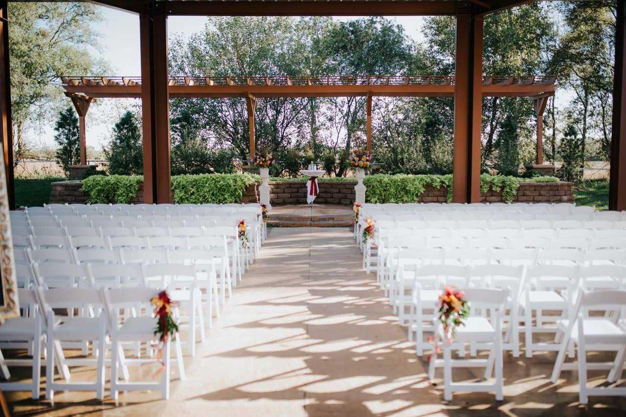 The Wedding Website of Charleigh Schonlau and Michael Nigrila