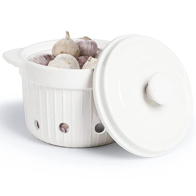 Garlic Keeper with Lid, Ceramic Garlic Saver Container for Countertop, Kitchen Decor (White)