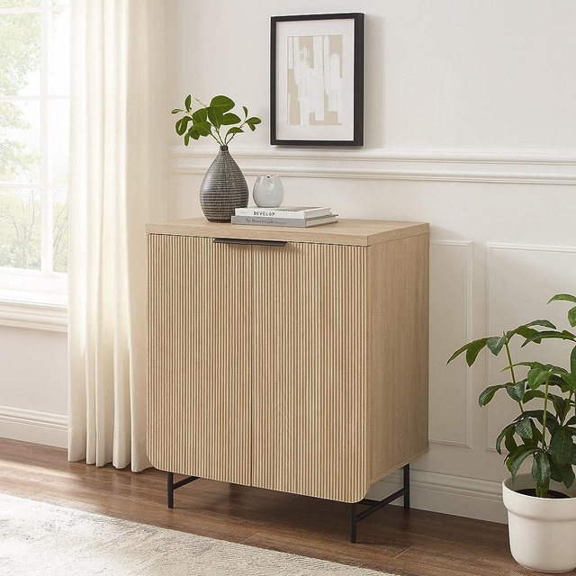 Walker Edison Lowen Contemporary Fluted-Door Accent Cabinet, 32 Inch, Coastal Oak