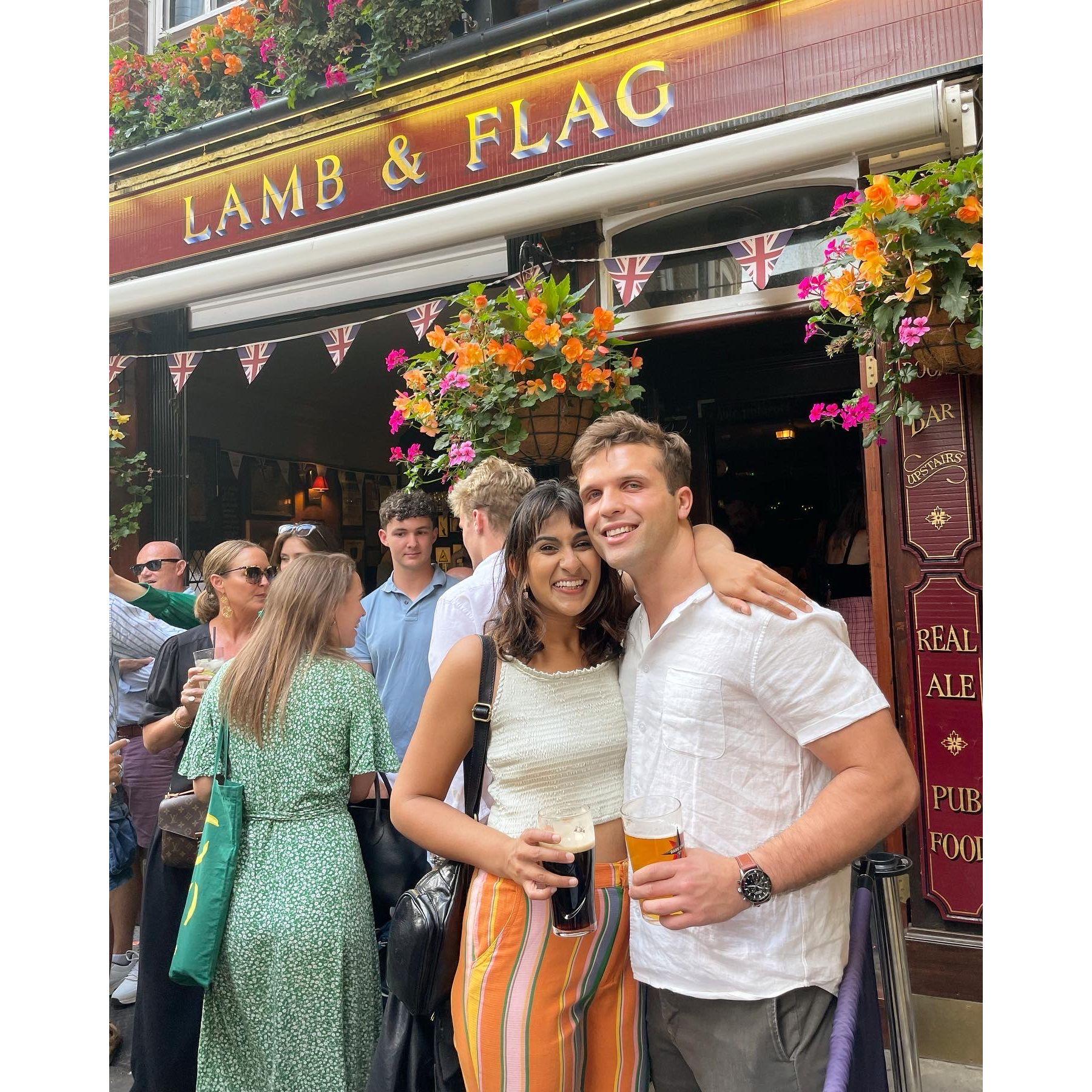 Tourists in London at the pub