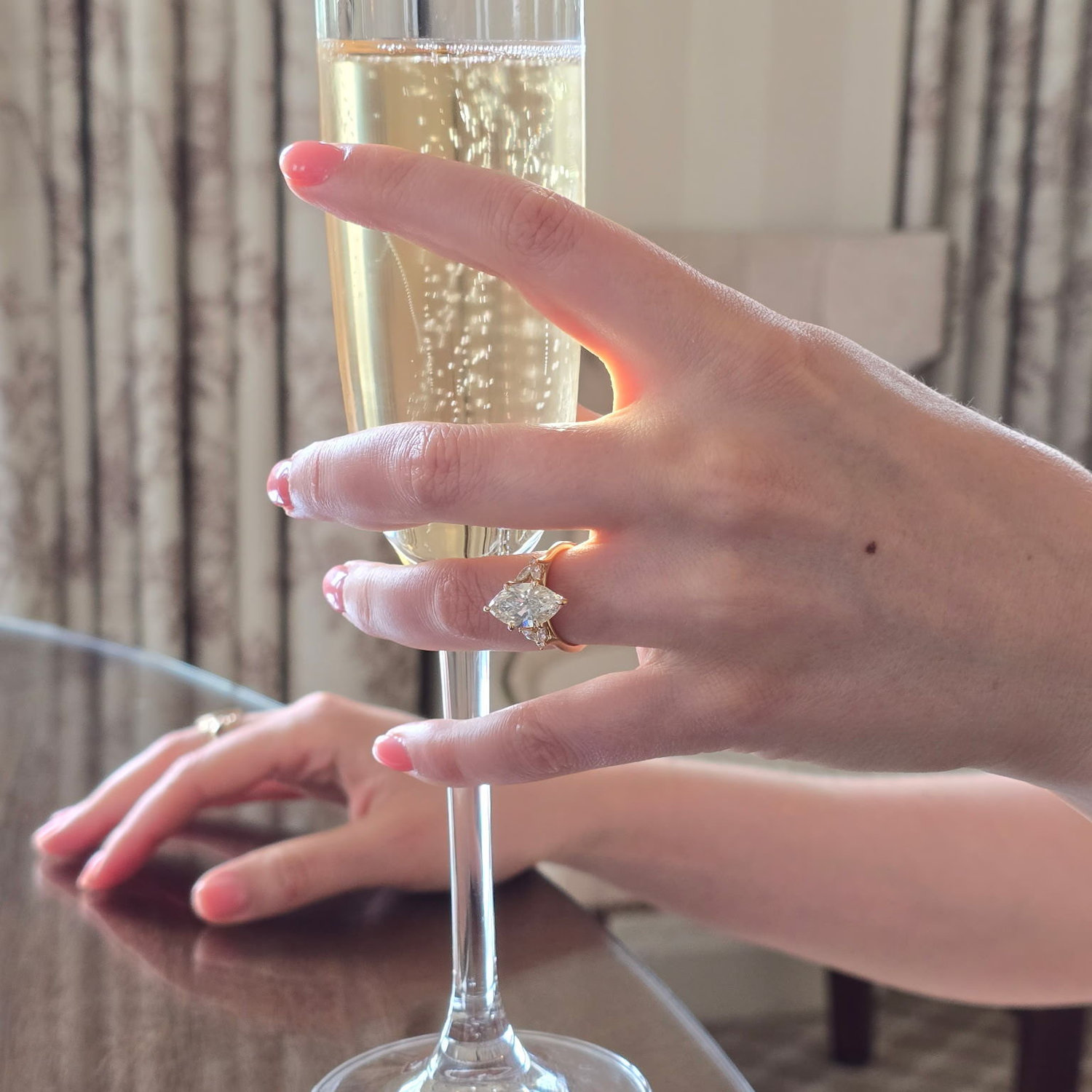 🍾