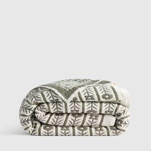 Organic Cotton Jacquard Floral Quilt in Dried Sage