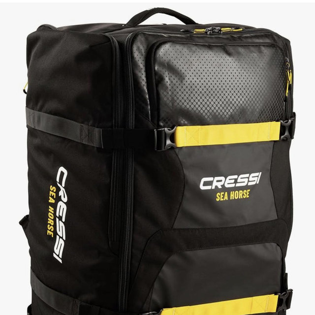 Cressi Rolling Wheeled Backpack - High Capacity Luggage 150 - Pocket for Scuba Fins – Sturdy - Sea Horse: designed in Italy