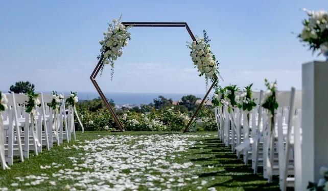 The Wedding Website of Cristiana Nava and Elijah Menzies