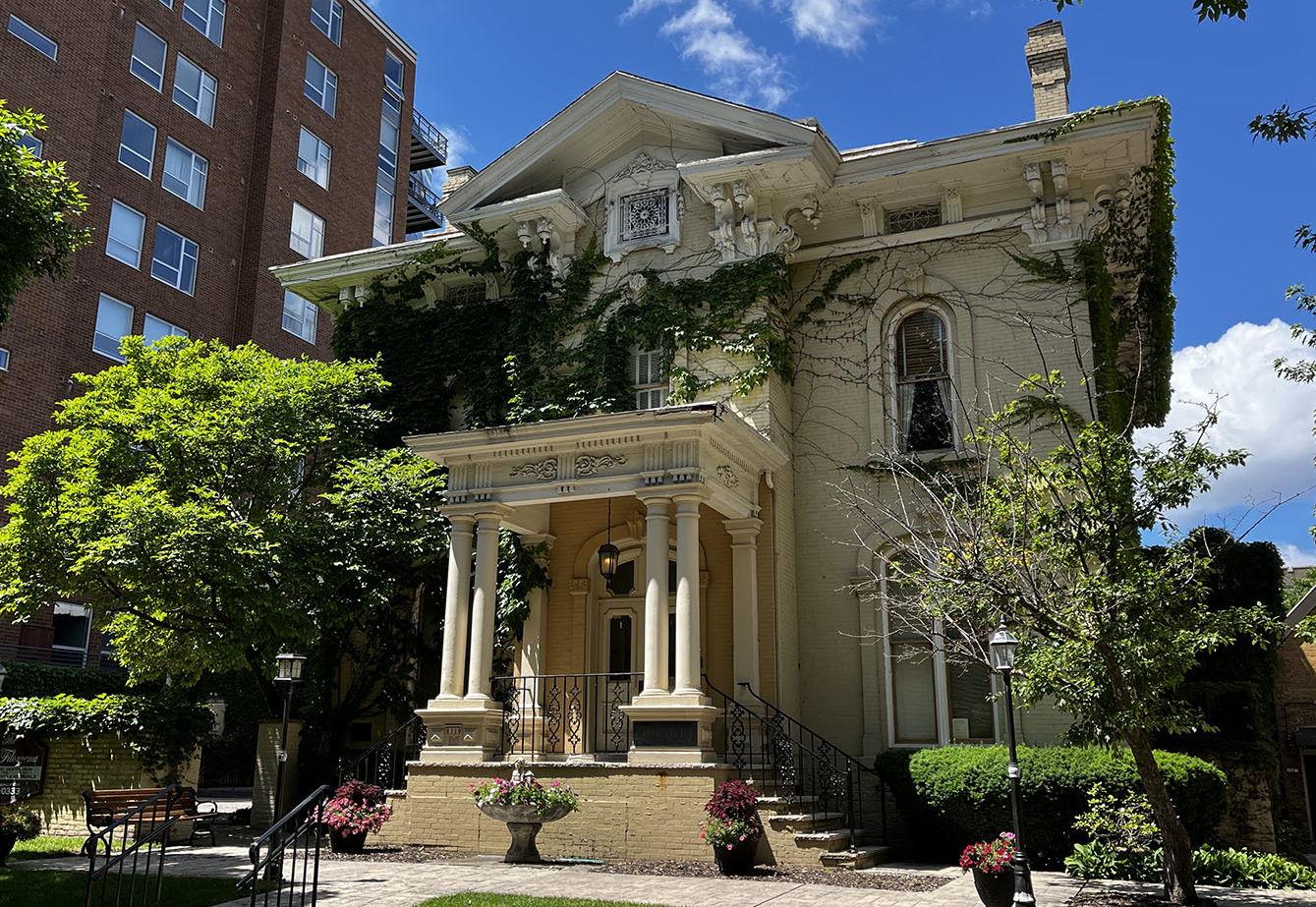 The Wedding Website of Jane Herro and James Daley