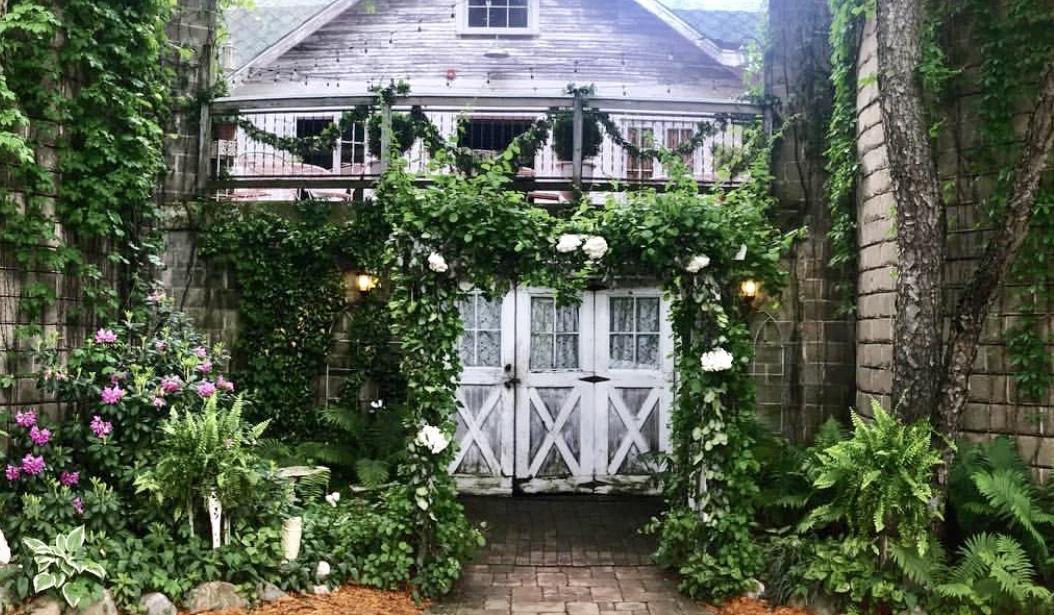The Wedding Website of Amber BeMiller and Andrew Hostetler