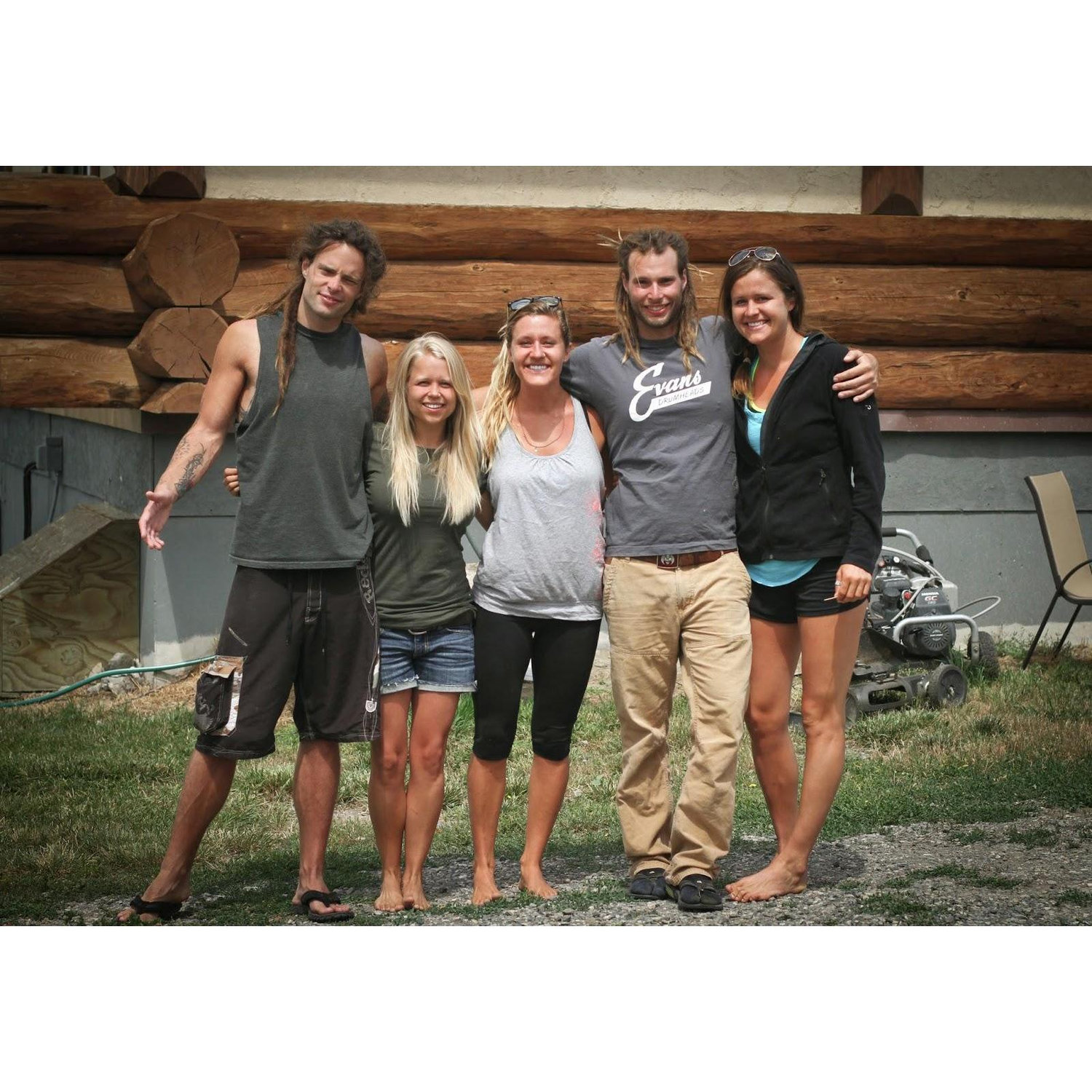 Group shot. All girls road trip ruined, but got a Husband out the deal π€