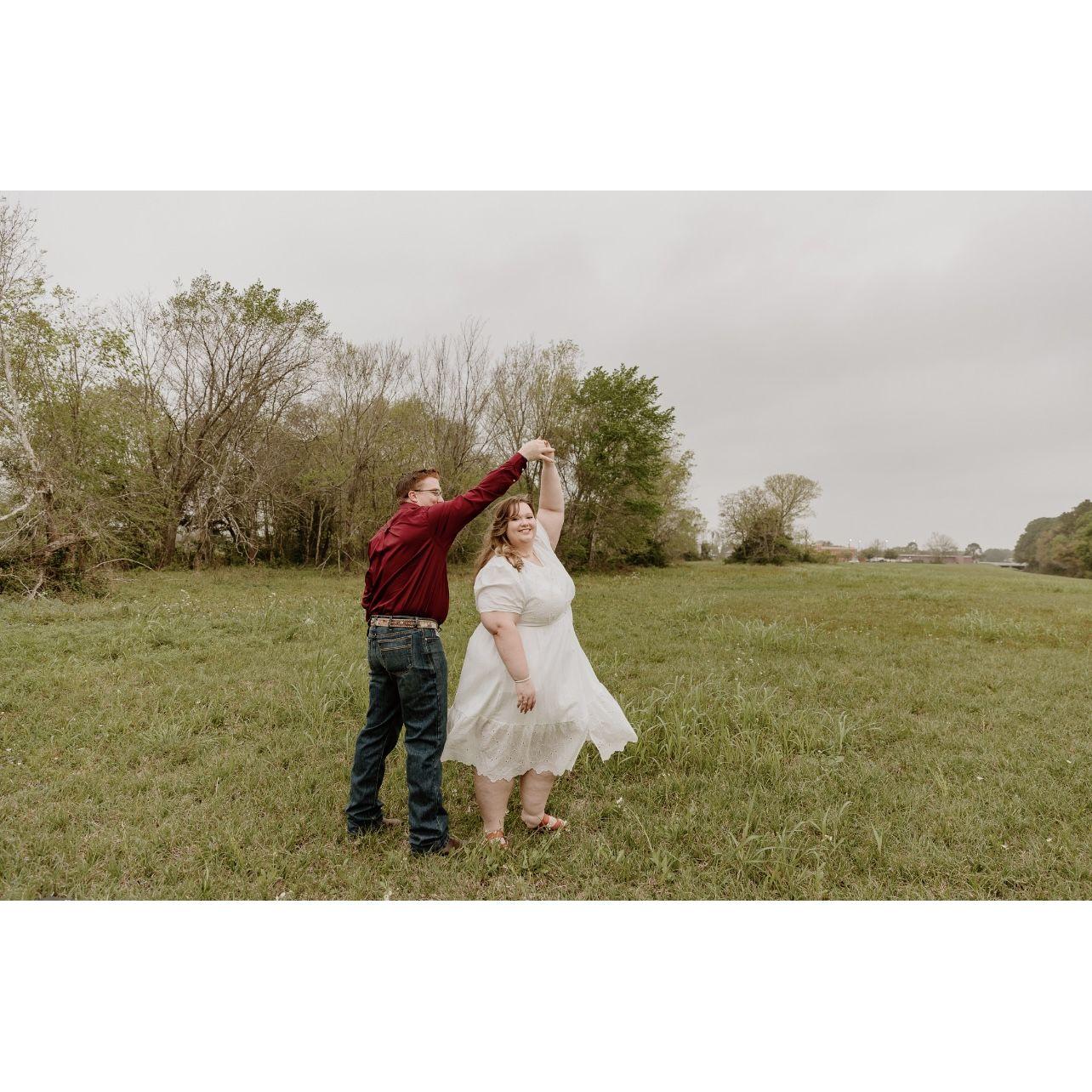 We did our best at dancing for this one😂