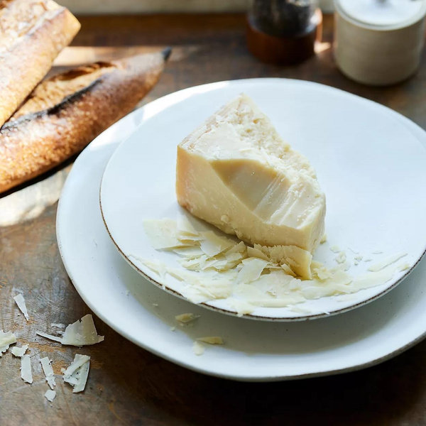 The Jasper Portuguese Dinnerware Bundle - white