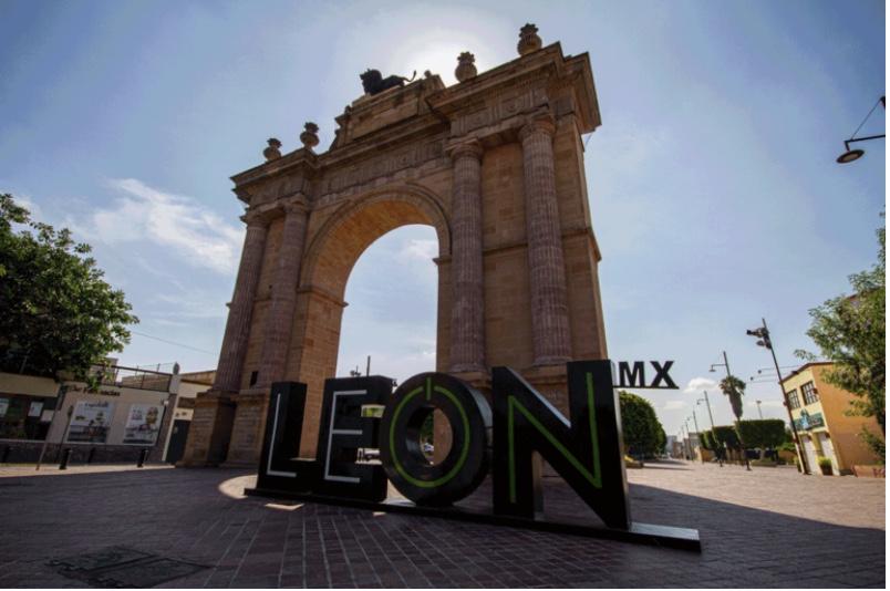 The Wedding Website of Maria Romero and Rafa Carranza