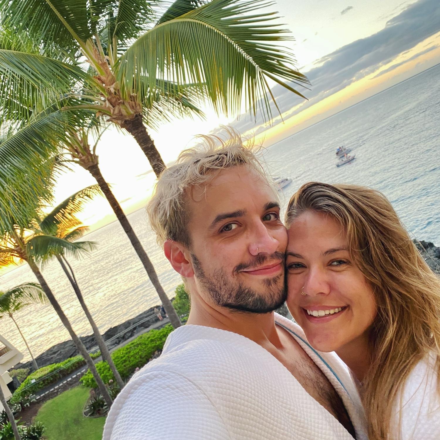 Hey Siri, how do you say "Will you be my Valentine?" in Hawaiian? ("E lilo ʻoe i kuʻu Valentine?" Pronunciation: Eh LEE-loh oh-eh ee koo-oo Valentine?)