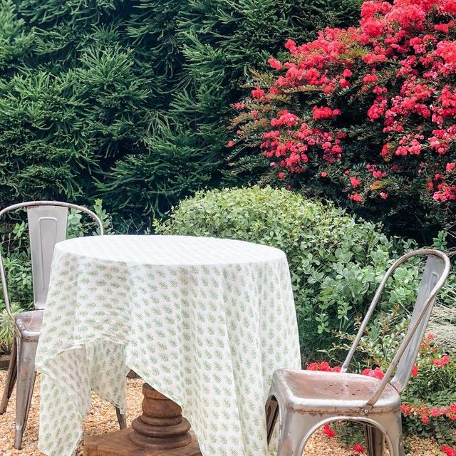Talelayo print Lightweight Tablecloth in Barbet Green