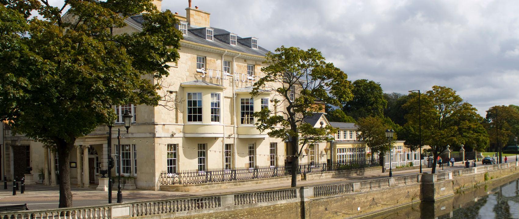 The Wedding Website of Lydia Costello and Timothy Muir