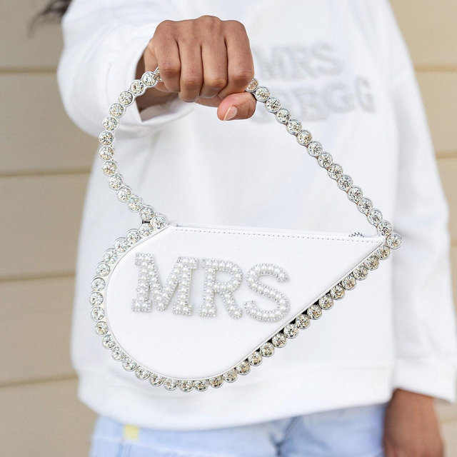 Mrs Bag, Wedding bridal mini bag, Custom Bride Bag,Rhinestone Heart bag, Bridal gift, Bridal party gift, Bachelorette favors, Mrs Bag-Heart