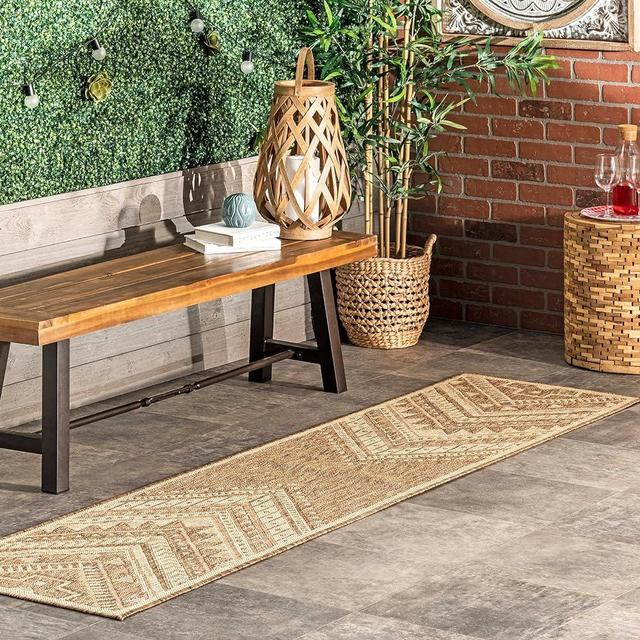 nuLOOM Landry Aztec Indoor/Outdoor Runner Rug, 2' x 8', Beige