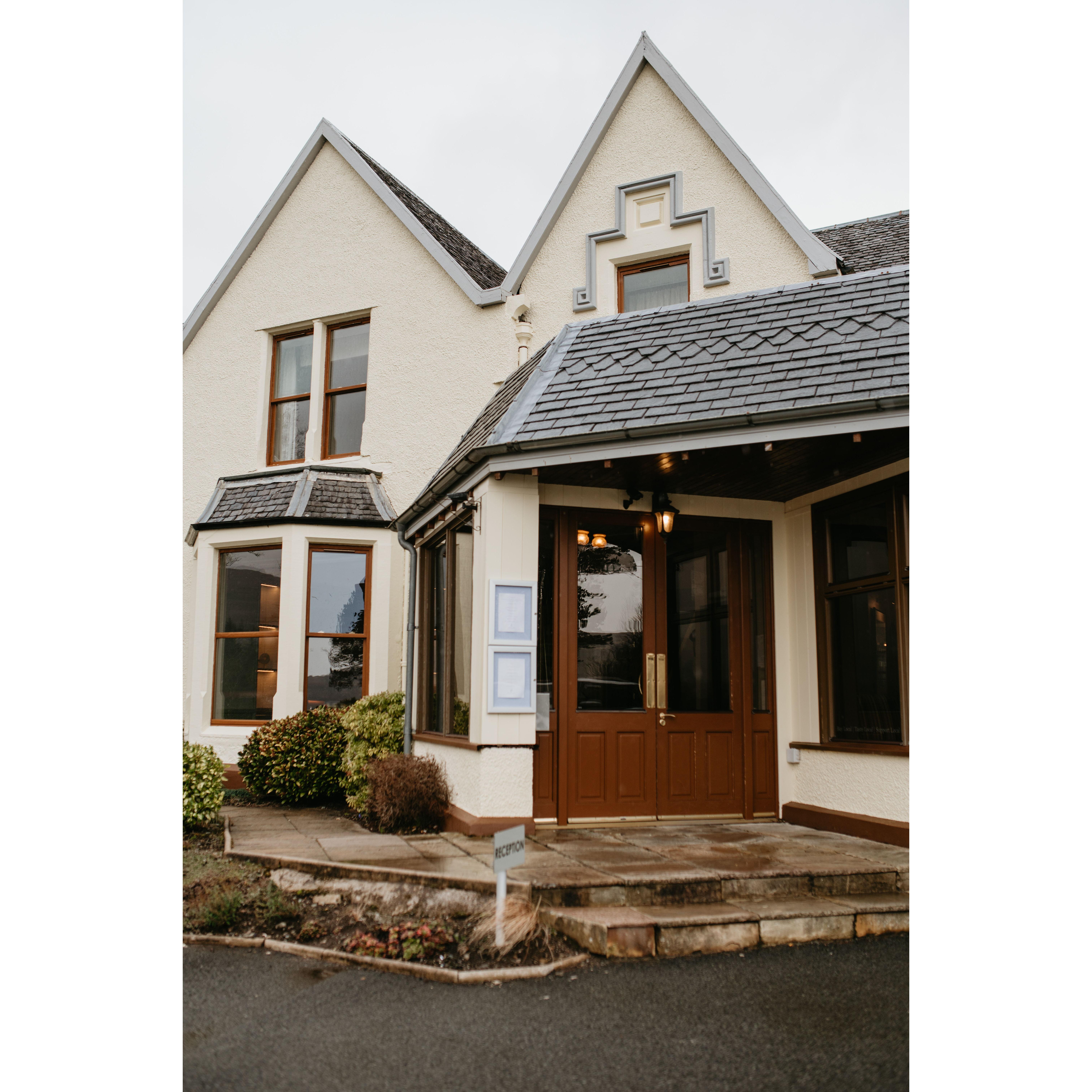 The entry to our gorgeous hotel, the Cuillin Hills Hotel!