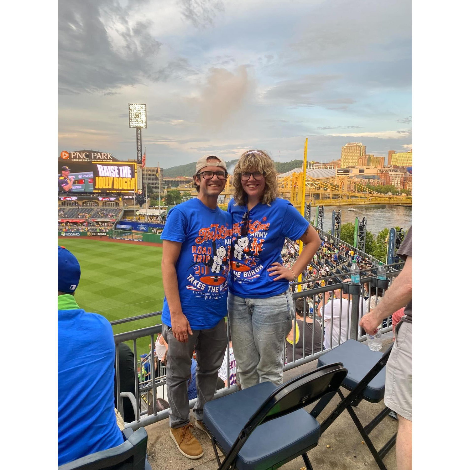 With the 7 Line Army!