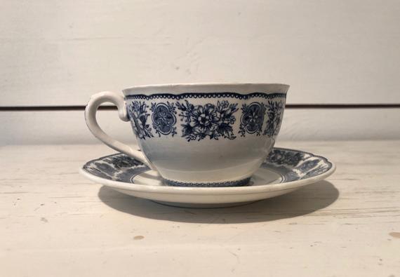 Wedgwood Yale University Blue China Flat Cup and Saucer Set, The Branford Founder's House of 1701, Item#1