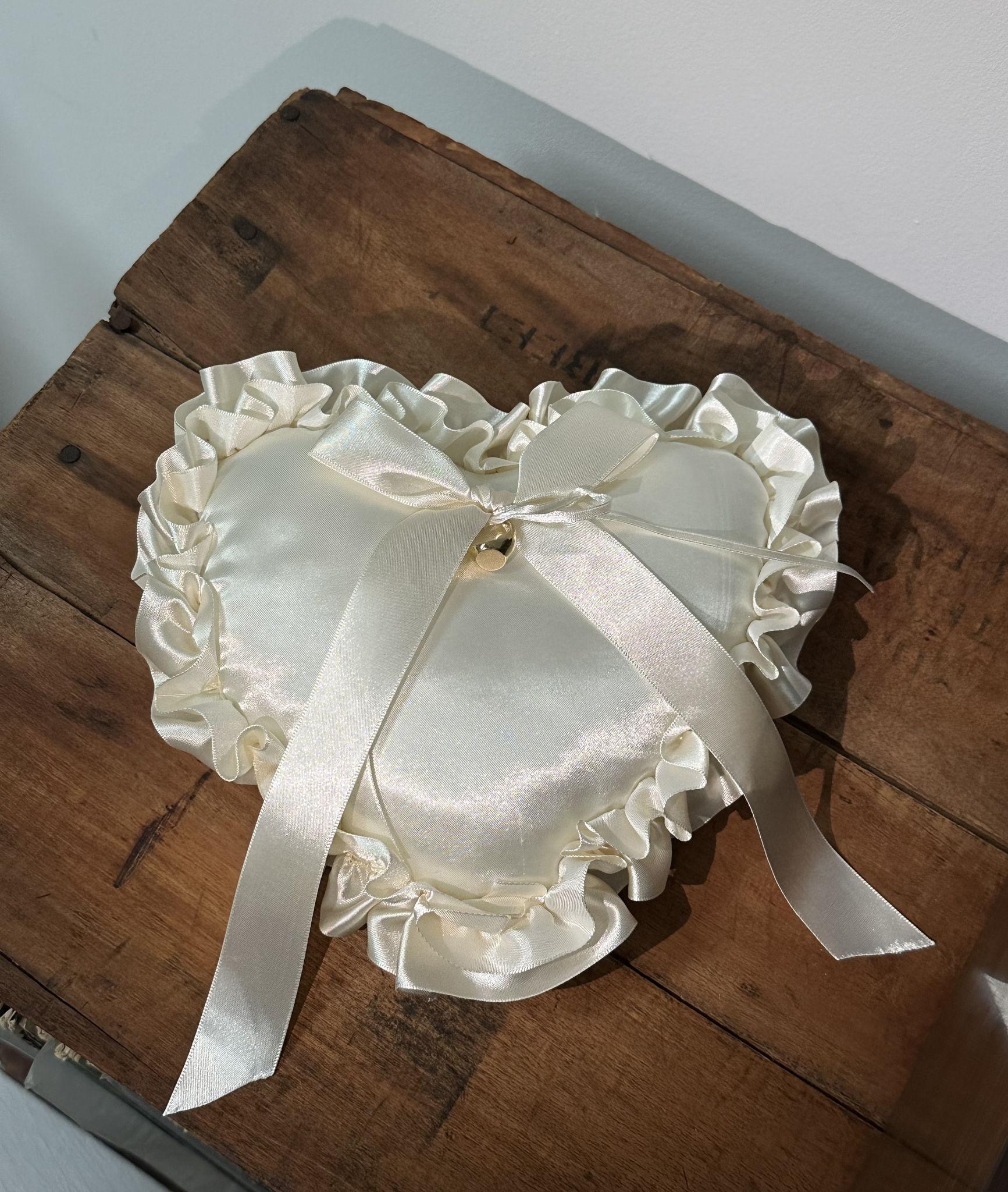 The Wedding Website of Genevieve Marruffo and M Rodriguez