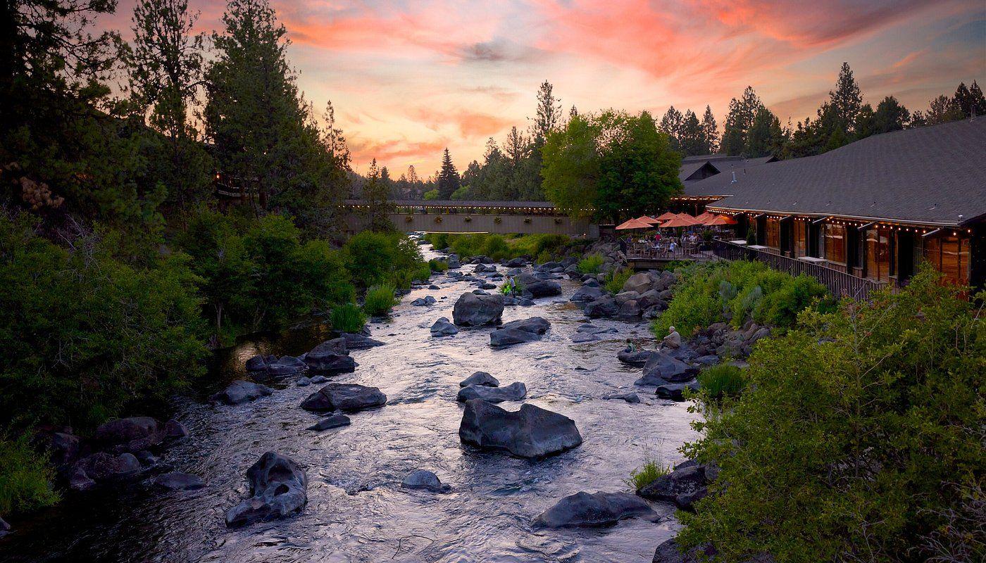 The Wedding Website of Caroline McLennan and Jacob Fields