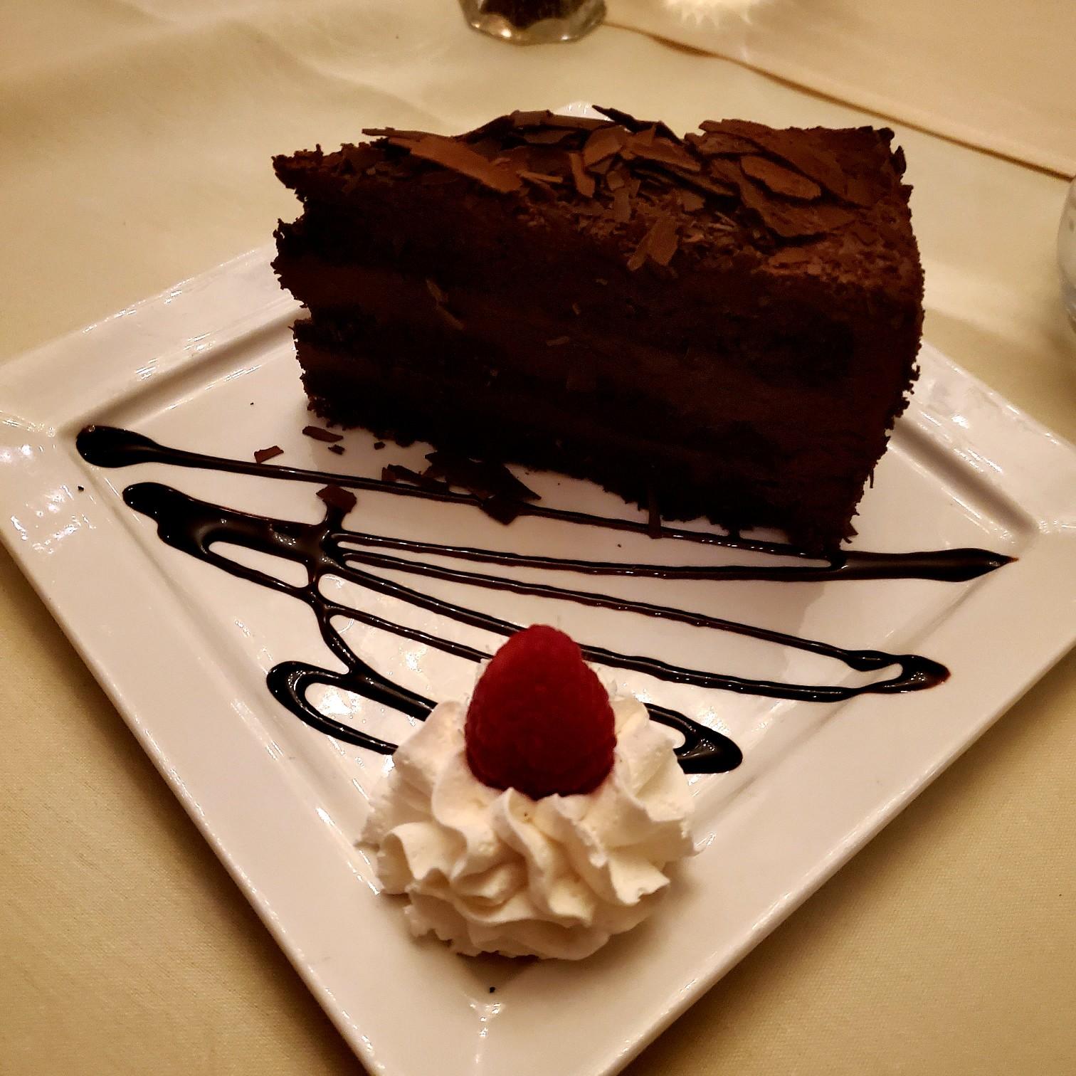 #boetcherputaringonit 
#engagementdinner
our engagement at Salvatores! 1/21/2020