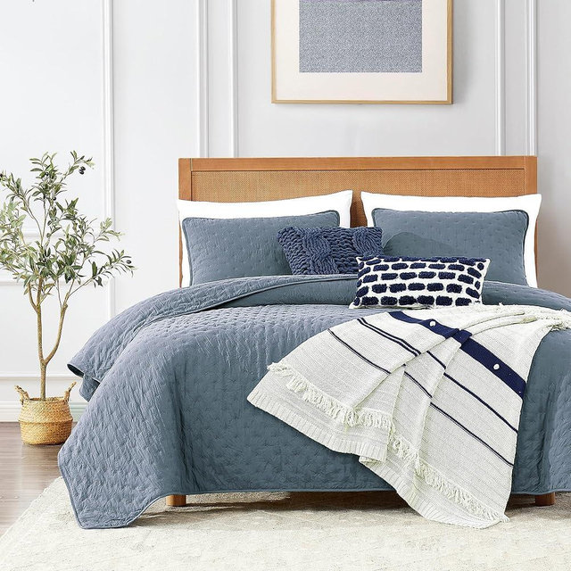 ROARINGWILD Dusty Blue King Size Quilt Bedding Set, Lightweight Soft Bedspread, Farmhouse Rustic Country Coverlet, Thin Cloud Comforter for Spring Summer, 2 Pillow Shams, 104x90 inches