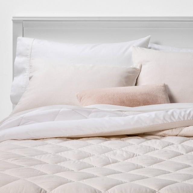 Full/Queen Solid Microfiber Bed Set White - Room Essentials™