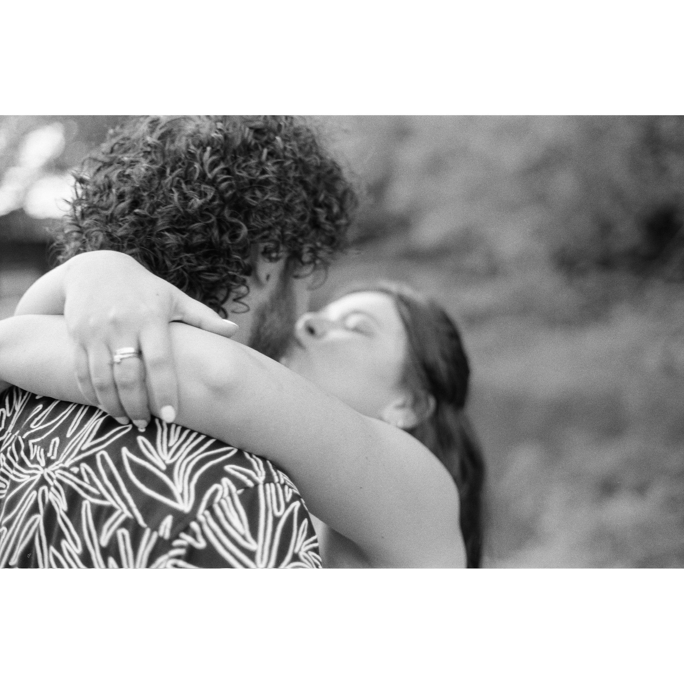 Engagement Photos - KISSES