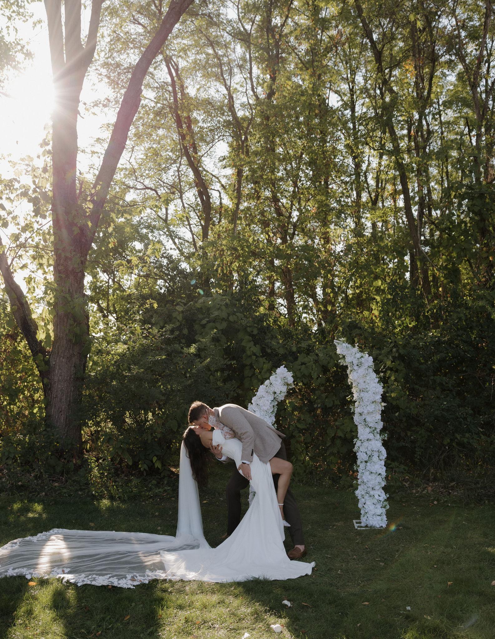 The Wedding Website of Leslie Mateos and Samuel Lang