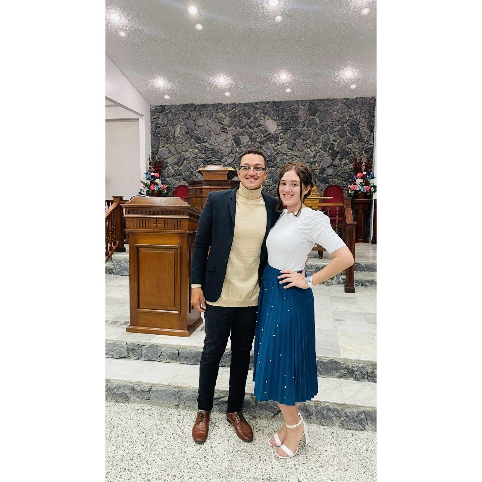 Apoyándo a mi novia, la presidenta de jóvenes de Distritos 6 y 11 AJMI.