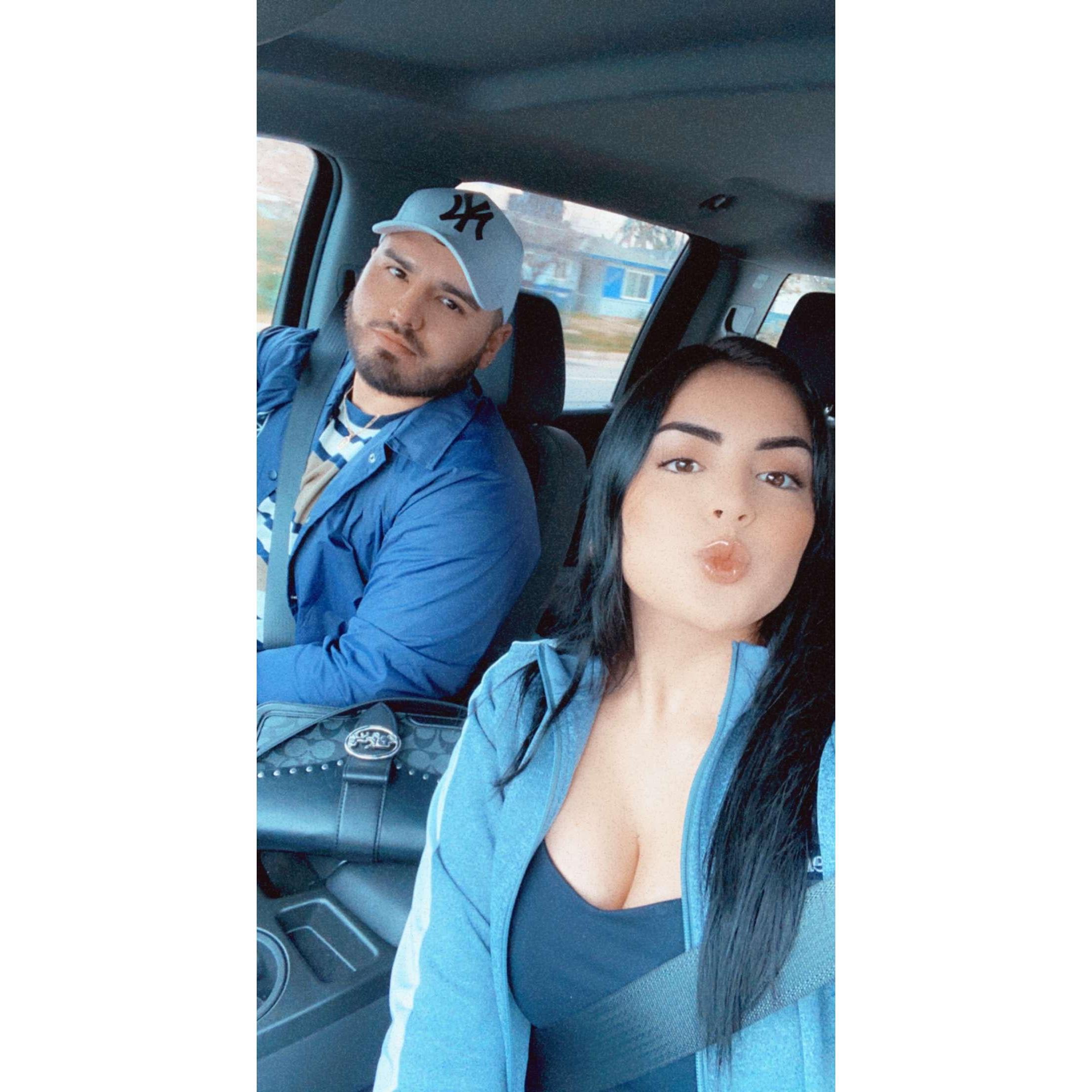 our favorite days are going to Starbucks and then going shopping <3