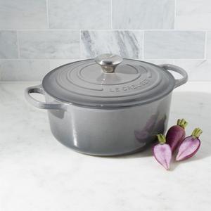 Le Creuset - Le Creuset ® Signature 5.5-Qt. Oyster Round Dutch Oven