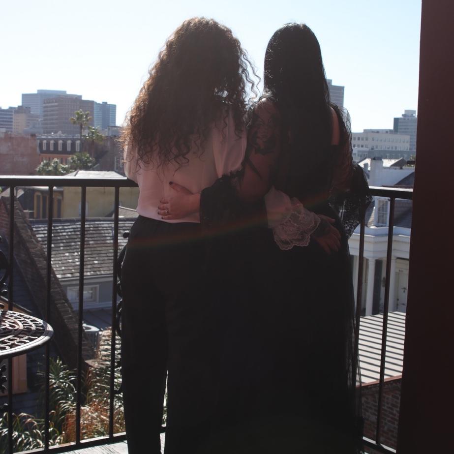 Engagement pictures in NOLA at The Olivier House.