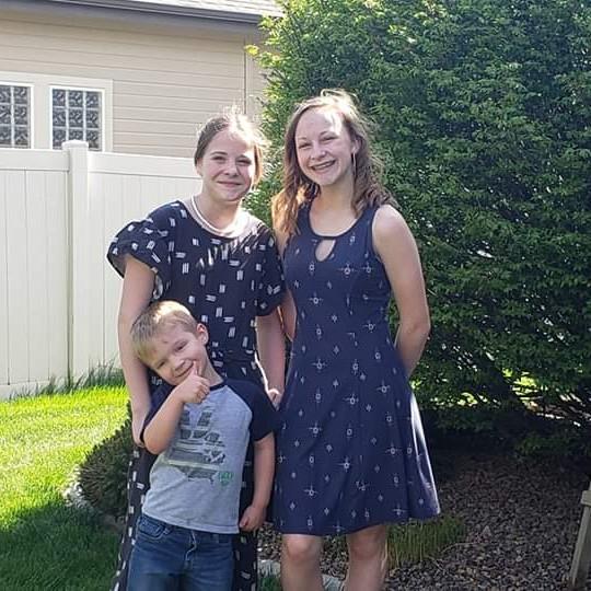 Groom's nieces Taylor and Kylie and nephew Lucas