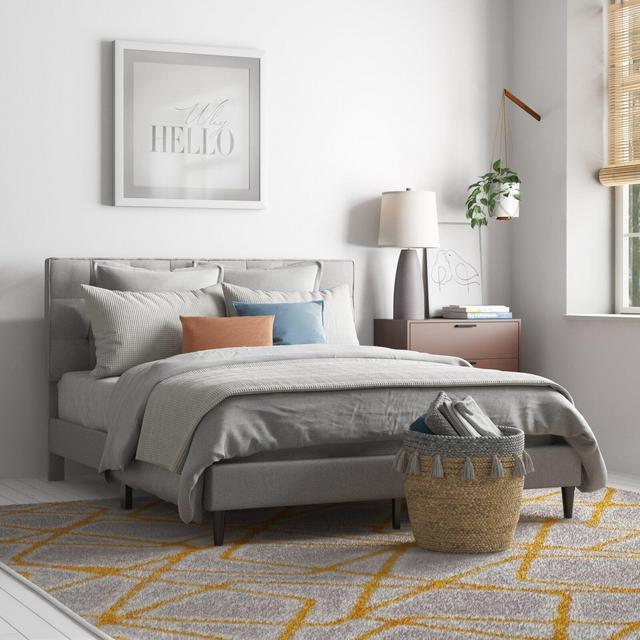 Aquilla Tufted Upholstered Platform Bed