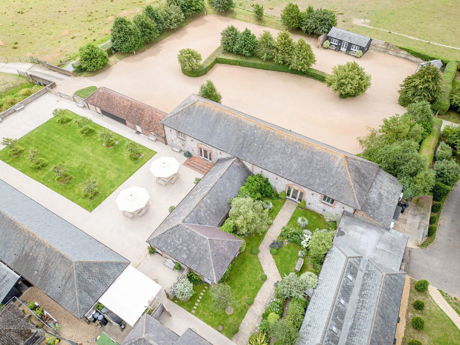 The Wedding Website of Emily Ashby and Stefan Gannon