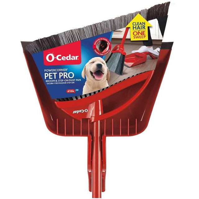O-Cedar Pet Pro Broom with Step-On Dustpan | Remove 99% with One Sweep | Removes 3 Times More Pet Hair | Quiet Cleaning Tool for Cat and Dog Owners