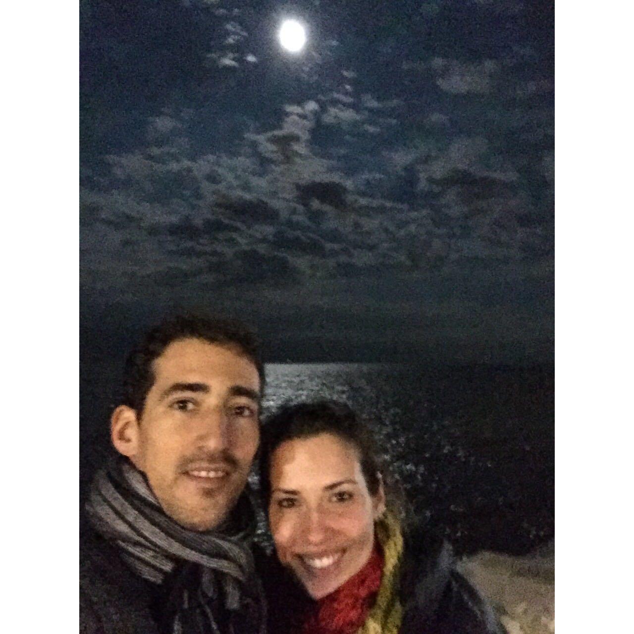 Nuestra primer foto juntos allá por el 2015 en la Costanera.