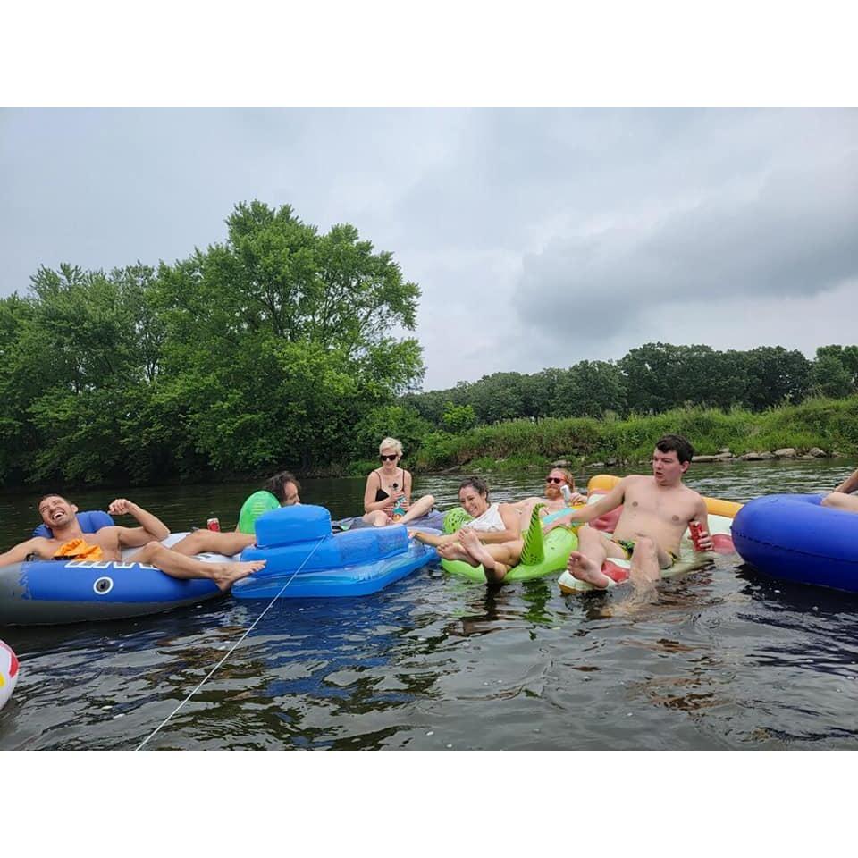Plainfield, Illinois

Floating with friends!