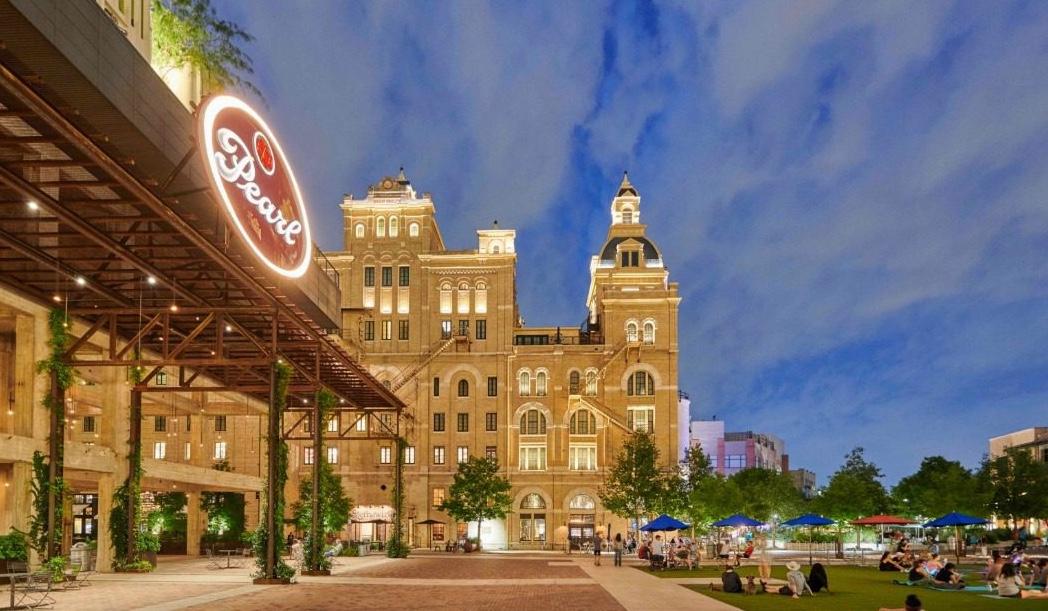 The Wedding Website of Azalia Gallegos and Jeremias Marquez