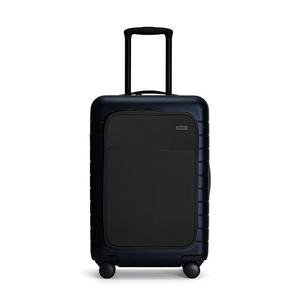 The Bigger Carry-On with Pocket (black)