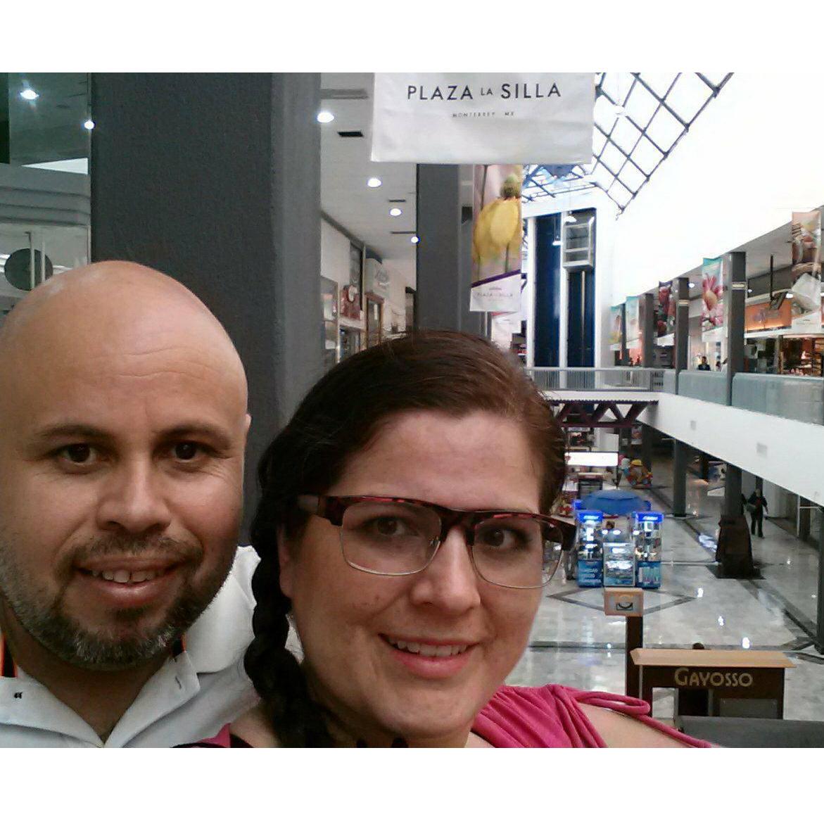 ÇPaseando en Plaza La Silla Monterrey
