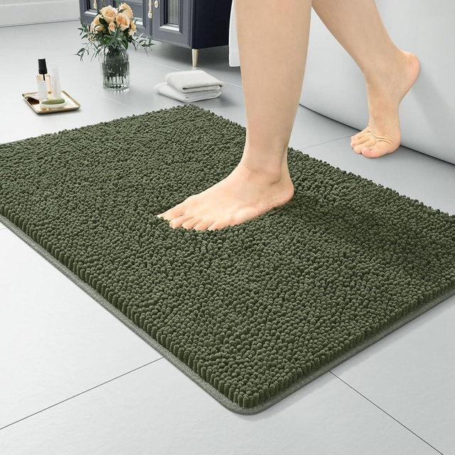 LOCHAS Luxury Bathroom Rug Shaggy Bath Mat 20 x 30 Inch, Washable Non Slip Bath Rugs for Bathroom Shower, Soft Plush Chenille Absorbent Carpets Mats, Olive Green