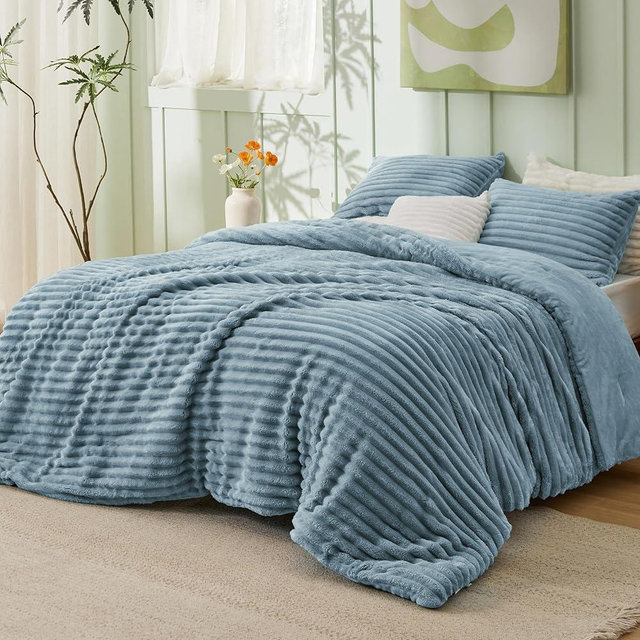 Bedsure Fluffy Comforter Set King Size - Super Soft Faux Fur Bed Set Mineral Blue, All Seasons Warm Plush Fleece Bedding, 3 Pieces, 1 Shaggy Fuzzy King Comforter with 2 Pillowcases