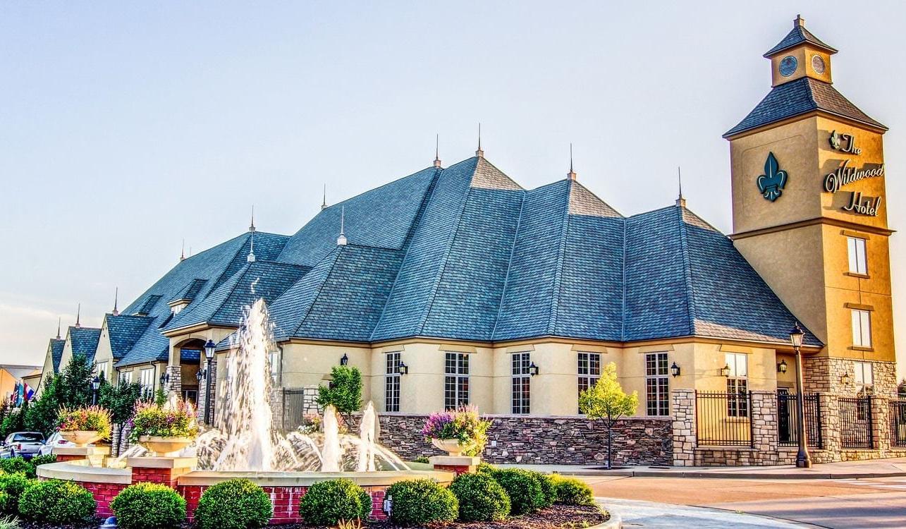 The Wedding Website of Caroline Costa and Drew Lohmar