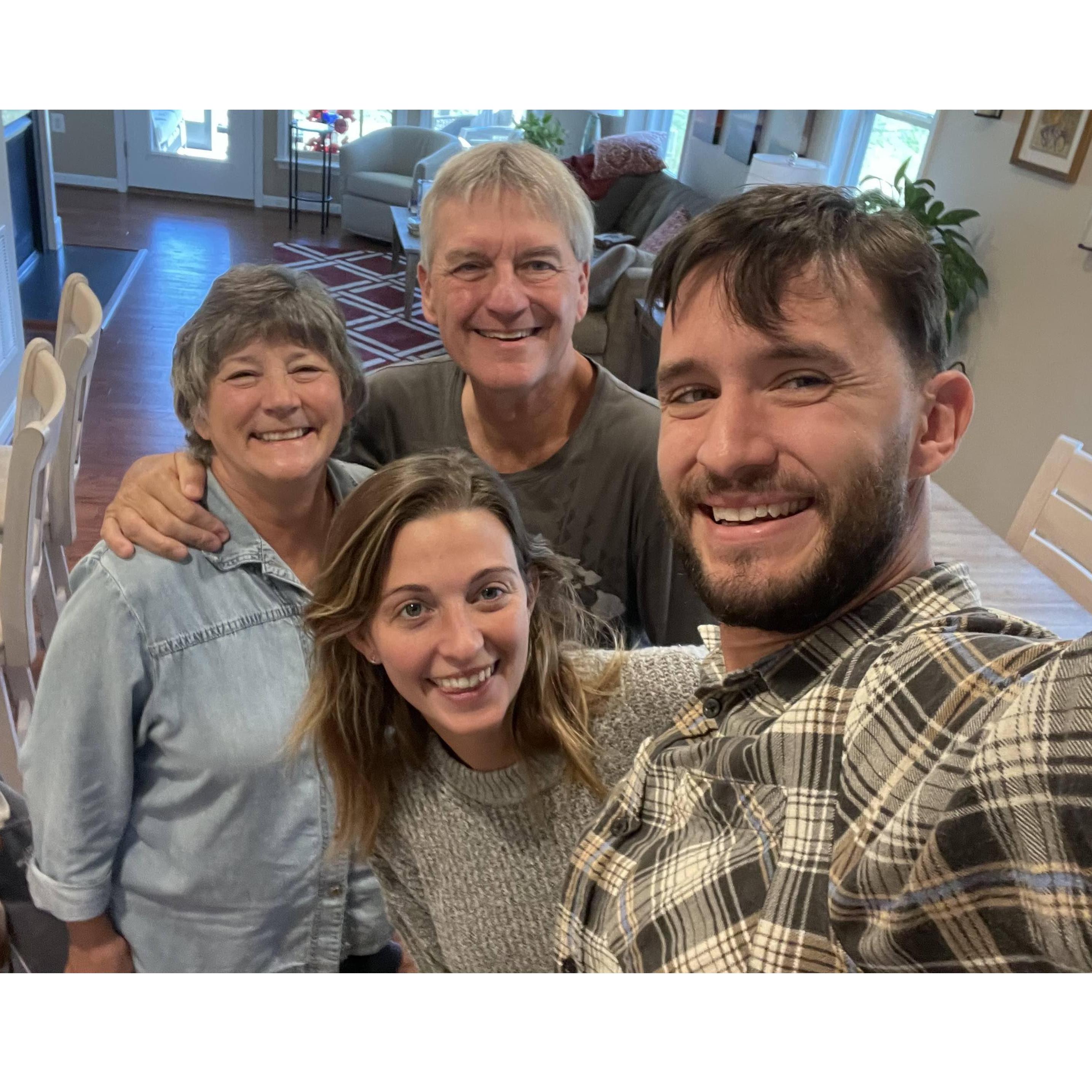 November 2020
Keith and Suzie spend Thanksgiving with family.
