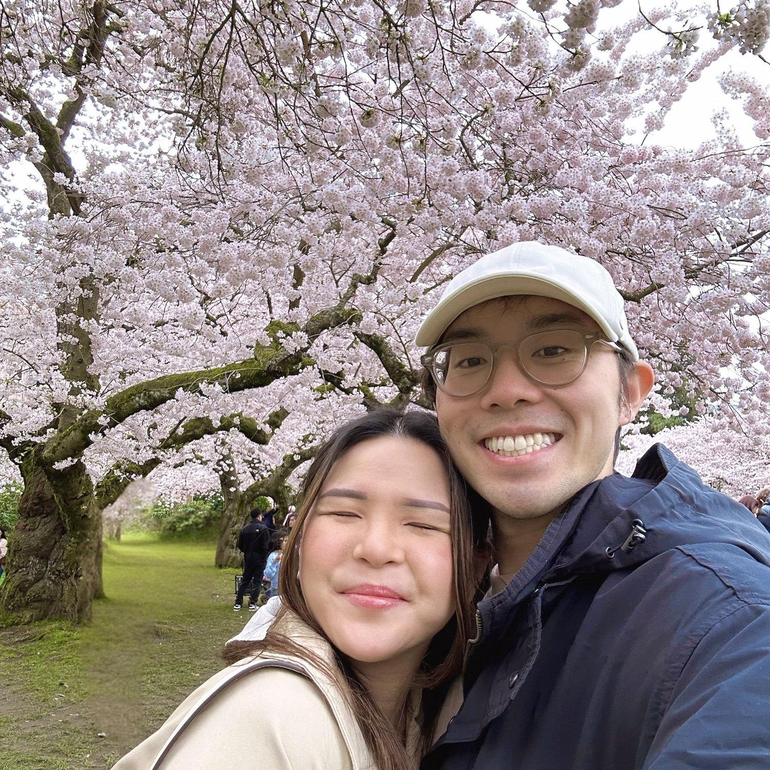 Celebrated my last year of Vivian's 20s by seeing the cherry blossoms at the University of Washington🌸