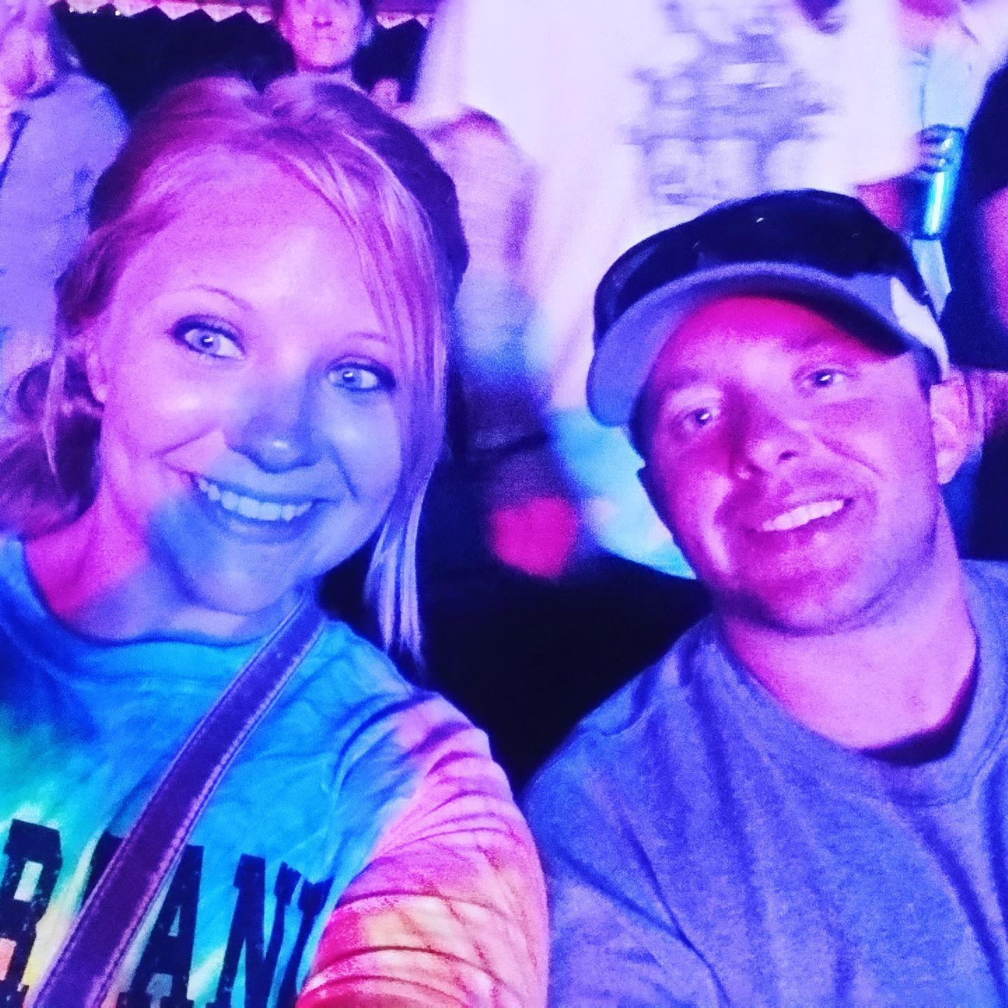 They went to see Cari's favorite band in concert!
Incubus-- July 2017