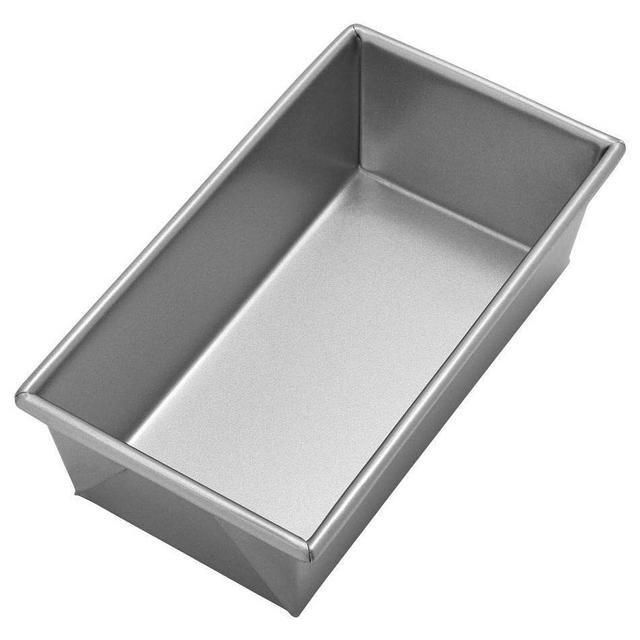 Chicago Metallic Commercial II Traditional Uncoated 1-Pound Loaf Pan